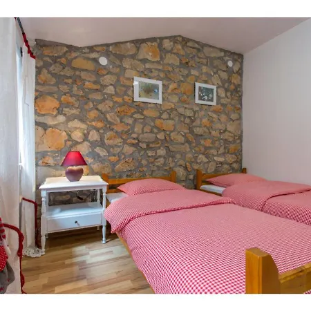 Modern In With Air Conditioning *