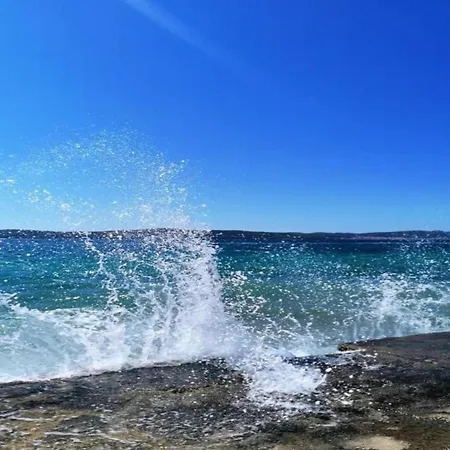 Peaceful Getaway In With Garden Ferienhaus *