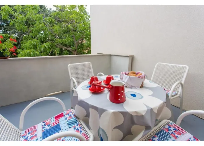 Peaceful Getaway In With Garden * Polje (Krk)