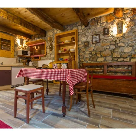 Feriehus Peaceful Getaway In With Garden Polje (Krk)