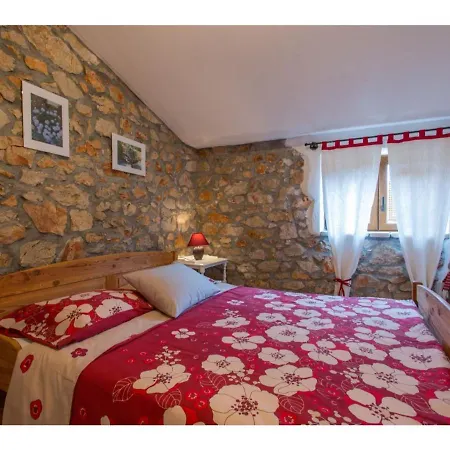 Peaceful Getaway In With Garden Feriehus