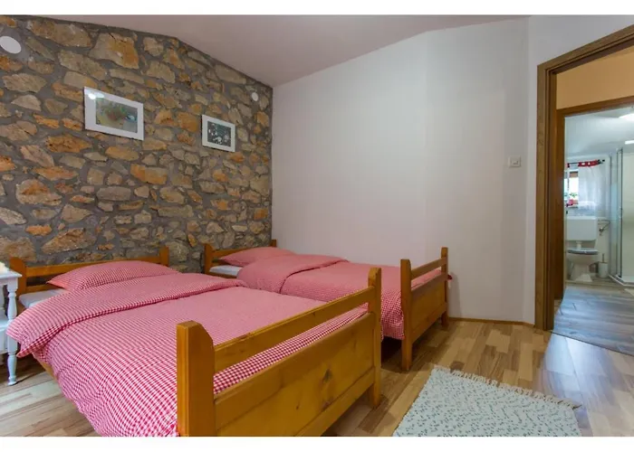 Peaceful Getaway In With Garden Polje (Krk)