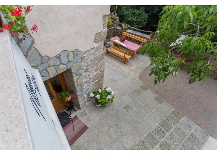 Casa de Férias Peaceful Getaway In With Garden Polje (Krk)