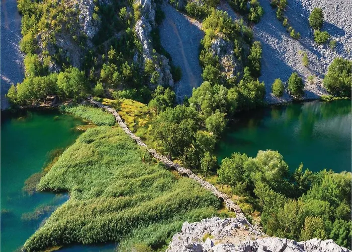 Peaceful Getaway In With Garden Polje (Krk)